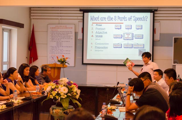 Buổi sinh hoạt Câu lạc bộ tiếng Anh Đoàn Thanh niên Viện Khoa học Giáo dục Việt Nam