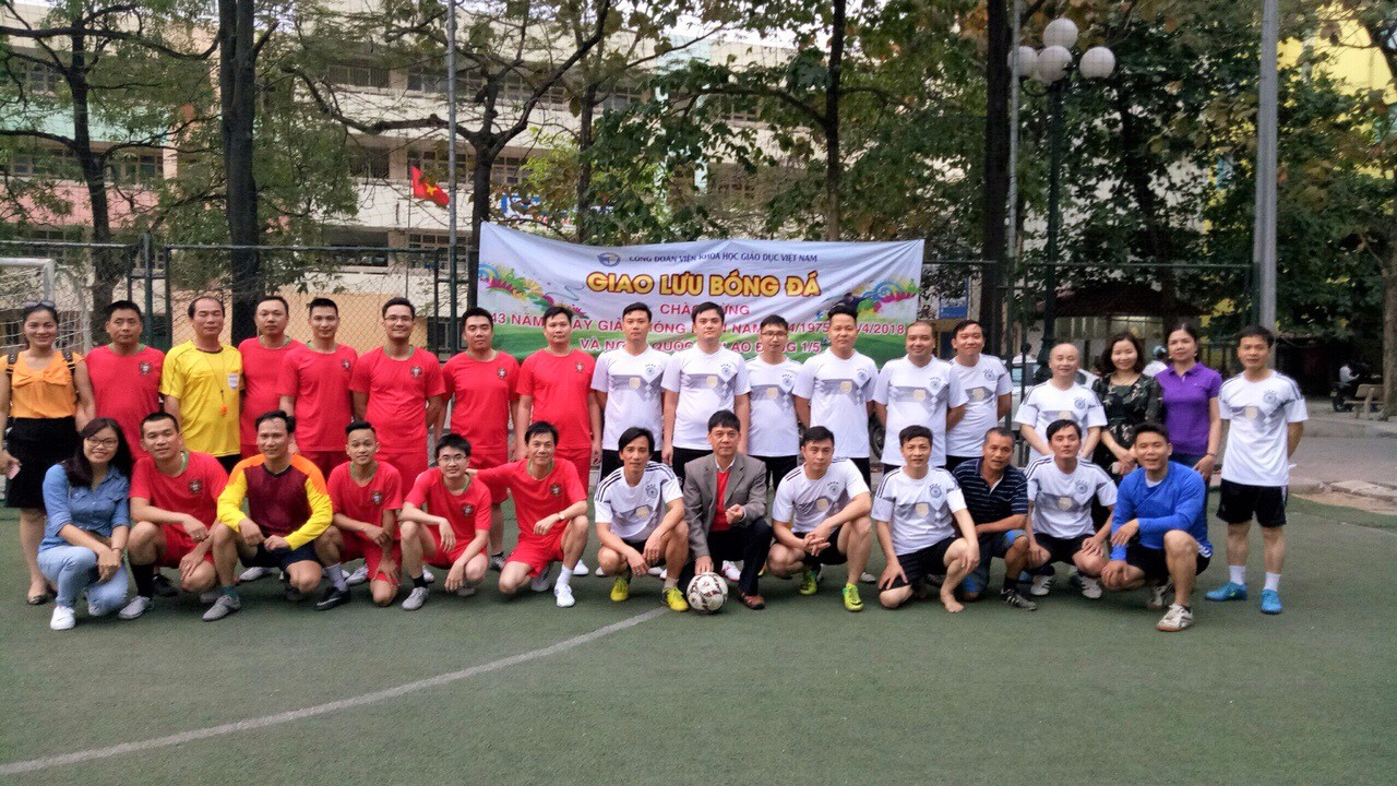 Giao hữu bóng đá Công đoàn Viện Khoa học Giáo dục Việt Nam