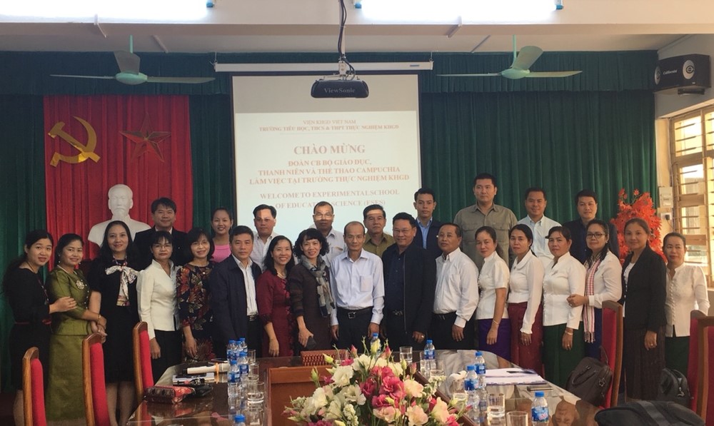 Đoàn Công tác của Bộ Giáo dục, Thanh niên và Thể thao Campuchia thăm và làm việc tại Trường TH, THCS và THPT Thực nghiệm KHGD