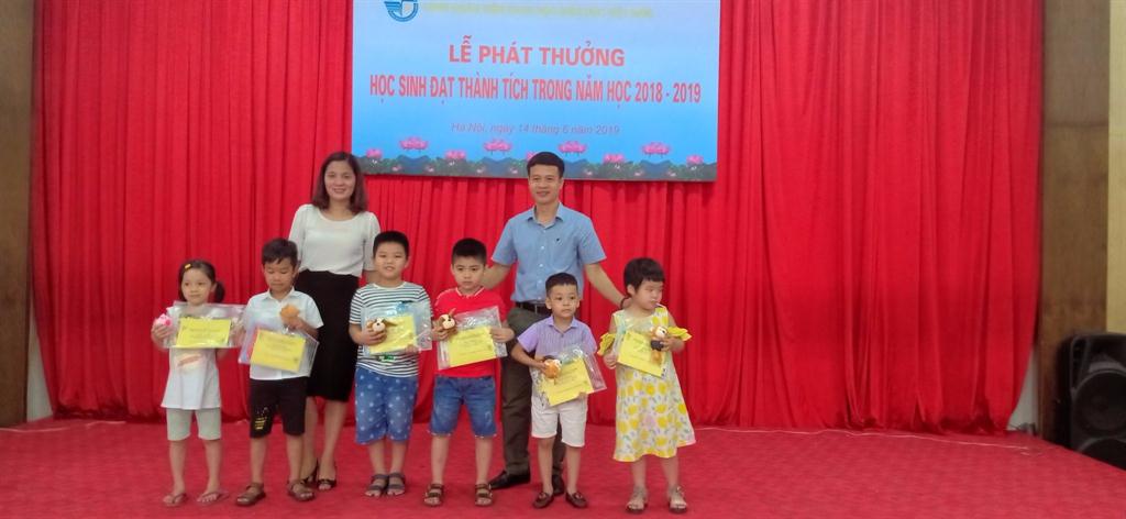 Công đoàn Viện Khoa học Giáo dục Việt Nam tổ chức Lễ phát phần thưởng năm học 2018-2019