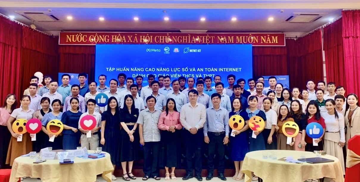 Tập huấn nâng cao năng lực số và an toàn Internet dành cho giáo viên THCS và THPT tại Quảng Ngãi