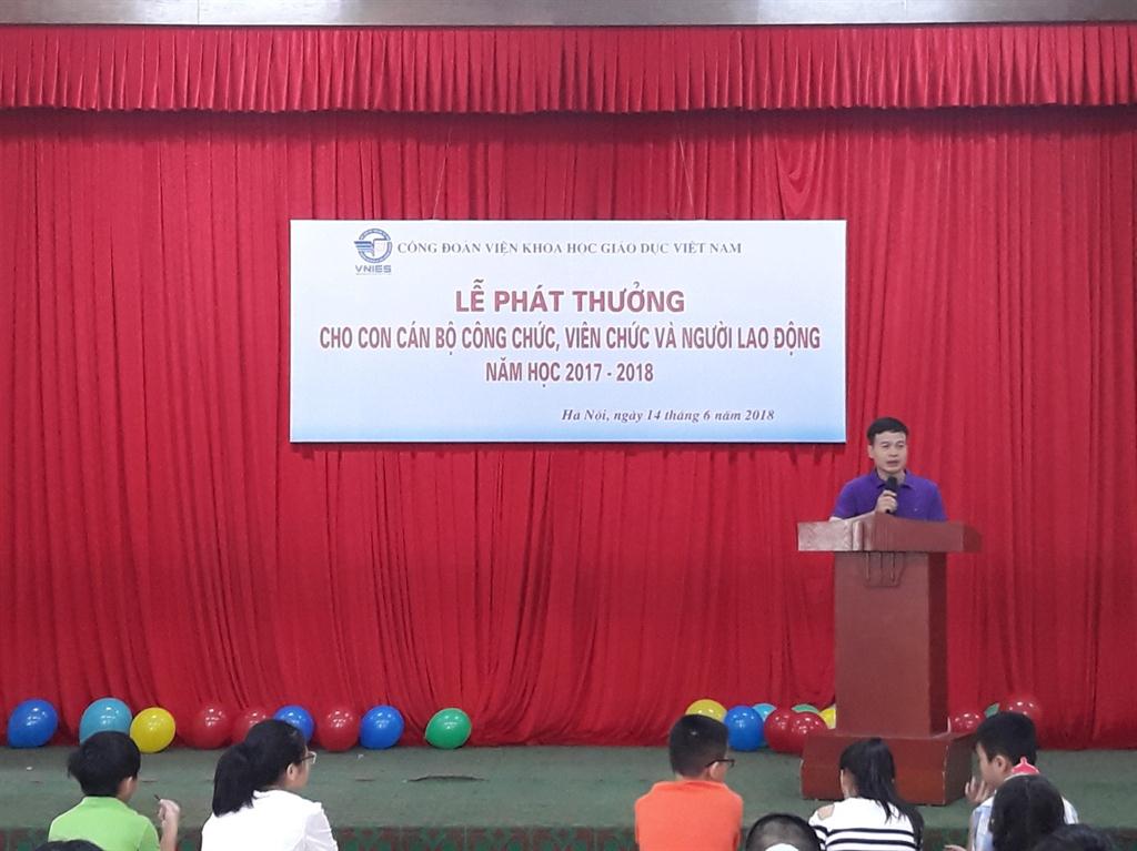 Công đoàn Viện Khoa học Giáo dục Việt Nam tổ chức Lễ phát thưởng cho con cán bộ công chức, viên chức và người lao động  năm học 2017 - 2018 